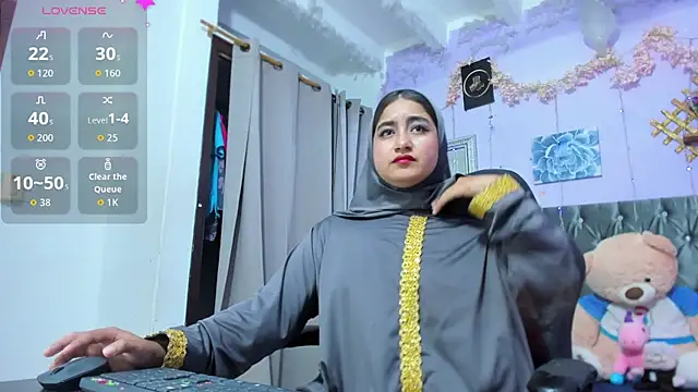 Snapshot of SamiraAwada chatting on 06/09/26, 07:14 SamiraAwada online show from 06/09/26, 07:14