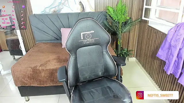 NEFTIS TAY online show from 07/10/26, 07:05
