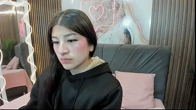 NEFTIS TAY online show from 08/01/26, 03:06