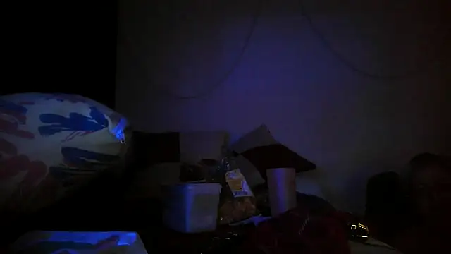 bialoba7 online show from 10/18/25, 06:52