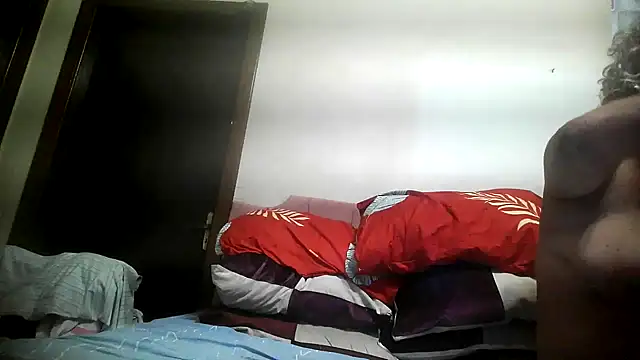 Snapshot of bialoba7 chatting on 12/13/25, 11:32 bialoba7 online show from 12/13/25, 11:32