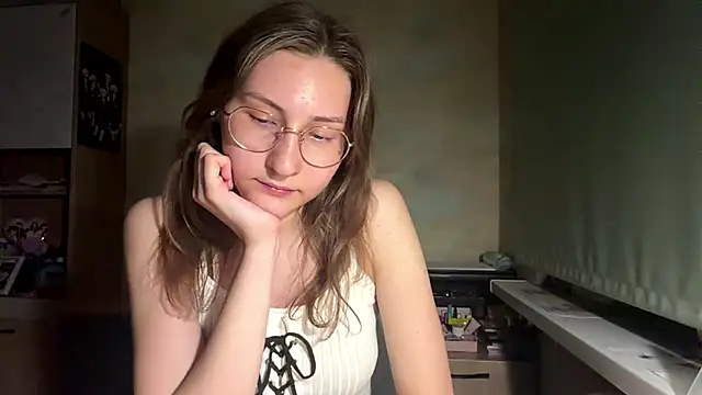 Miaaa Moon online show from 05/26/26, 06:26