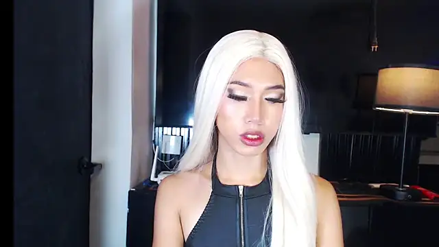 QueenAlisonfoxx online show from 06/10/26, 01:50