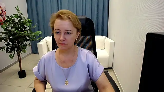 MONA W online show from 06/04/26, 11:05