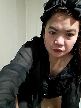 Snapshot of Zyramae_25 chatting on 04/17/26, 03:15 Zyramae 25 online show from 04/17/26, 03:15