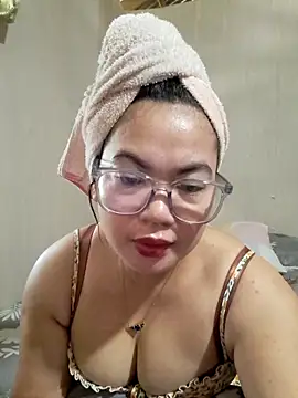 Snapshot of Zyramae_25 chatting on 04/28/26, 05:01 Zyramae 25 online show from 04/28/26, 05:01
