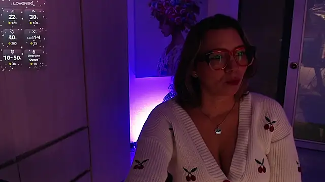 Snapshot of milfsecret69 chatting on 03/29/26, 11:32 milfsecret69 online show from 03/29/26, 11:32