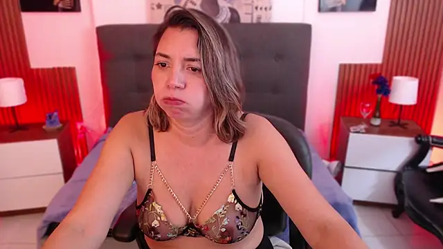 Snapshot of milfsecret69 chatting on 05/11/26, 02:45 milfsecret69 online show from 05/11/26, 02:45