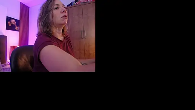 Snapshot of milfsecret69 chatting on 05/22/26, 10:54 milfsecret69 online show from 05/22/26, 10:54