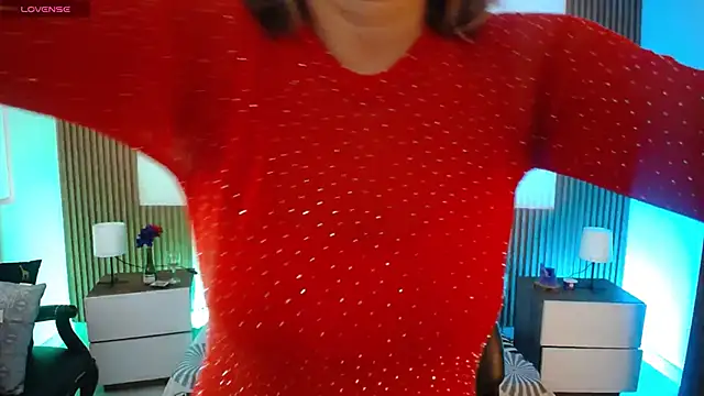 Snapshot of milfsecret69 chatting on 06/06/26, 10:42 milfsecret69 online show from 06/06/26, 10:42