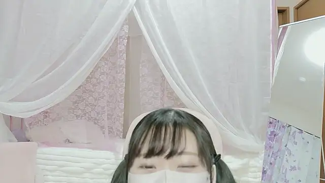 Snapshot of MOE_o0 chatting on 04/04/26, 09:18 MOE o0 online show from 04/04/26, 09:18