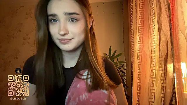 Snapshot of LissaBliss chatting on 02/06/26, 04:43 LissaBliss online show from 02/06/26, 04:43