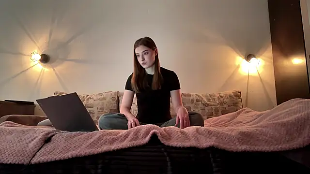 Snapshot of LissaBliss chatting on 03/06/26, 12:34 LissaBliss online show from 03/06/26, 12:34