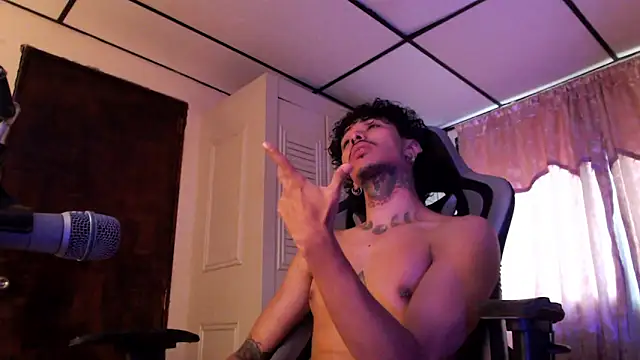 Snapshot of D3v1L88 chatting on 06/06/26, 06:34 D3v1L88 online show from 06/06/26, 06:34