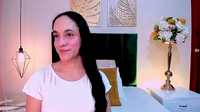 Snapshot of CelesteQueeen chatting on 04/21/26, 12:11 CelesteQueeen online show from 04/21/26, 12:11