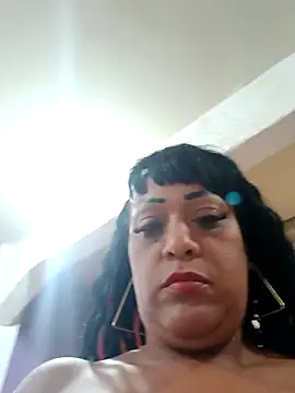Snapshot of SabrinaColin chatting on 03/07/26, 02:47 SabrinaColin online show from 03/07/26, 02:47