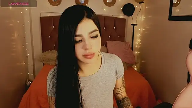 Snapshot of _selena_fox chatting on 04/11/26, 03:44 selena fox online show from 04/11/26, 03:44