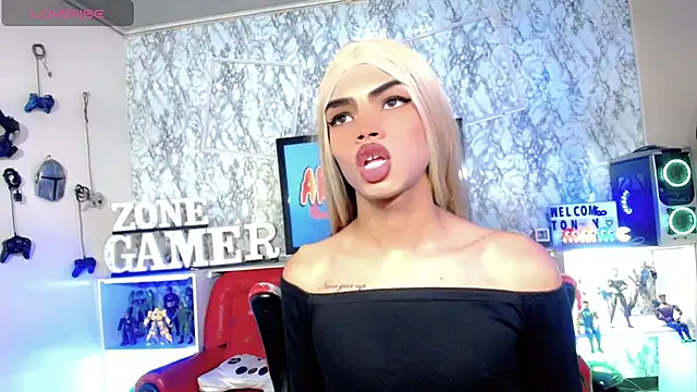 Karol Vanessa   online show from 06/03/26, 02:33