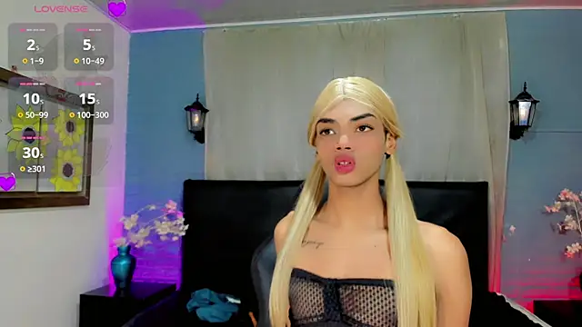Karol Vanessa   online show from 06/08/26, 11:54