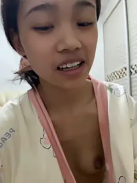 Snapshot of srr6677 chatting on 04/27/26, 01:31 srr6677 online show from 04/27/26, 01:31