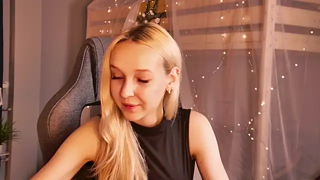 MaoqiBeverly online show from 07/01/26, 07:43