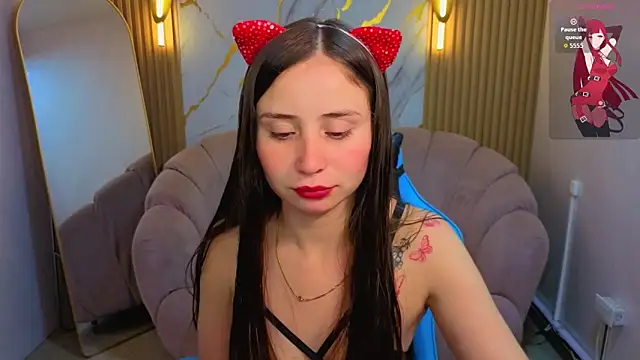 Snapshot of Ariana18_b chatting on 04/21/26, 12:44 Ariana18 b online show from 04/21/26, 12:44