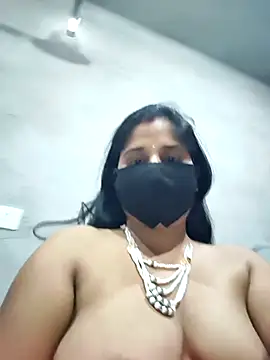 Snapshot of Sexy_khushi19 chatting on 03/10/26, 03:28 Sexy khushi19 online show from 03/10/26, 03:28