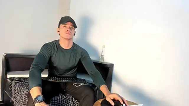Snapshot of CRISTHIAN_WOLF1 chatting on 05/09/26, 12:27 CRISTHIAN WOLF1 online show from 05/09/26, 12:27