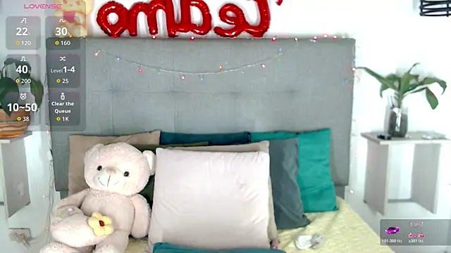 Snapshot of Sophia_Valentina chatting on 04/19/26, 04:28 Sophia Valentina online show from 04/19/26, 04:28