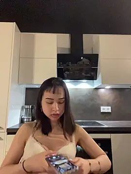Snapshot of Just-Lilly chatting on 03/27/26, 01:00 Just-Lilly online show from 03/27/26, 01:00