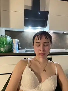 Snapshot of Just-Lilly chatting on 04/01/26, 06:05 Just-Lilly online show from 04/01/26, 06:05