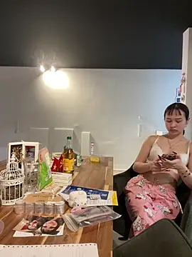 Snapshot of Just-Lilly chatting on 04/03/26, 12:58 Just-Lilly online show from 04/03/26, 12:58