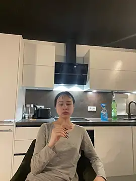 Snapshot of Just-Lilly chatting on 04/10/26, 01:49 Just-Lilly online show from 04/10/26, 01:49