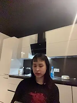 Snapshot of Just-Lilly chatting on 04/13/26, 03:06 Just-Lilly online show from 04/13/26, 03:06