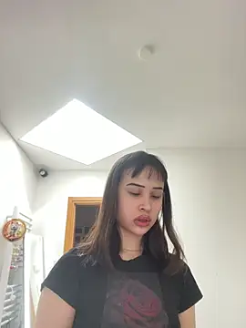 Snapshot of Just-Lilly chatting on 04/18/26, 02:32 Just-Lilly online show from 04/18/26, 02:32