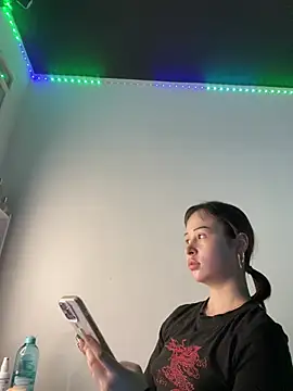 Snapshot of Just-Lilly chatting on 04/26/26, 02:04 Just-Lilly online show from 04/26/26, 02:04
