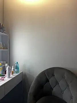 Snapshot of Just-Lilly chatting on 04/28/26, 05:18 Just-Lilly online show from 04/28/26, 05:18