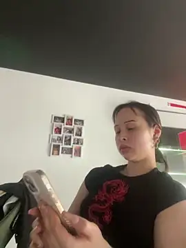 Snapshot of Just-Lilly chatting on 05/07/26, 12:32 Just-Lilly online show from 05/07/26, 12:32