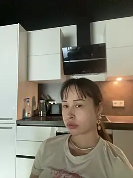 Snapshot of Just-Lilly chatting on 06/07/26, 05:38 Just-Lilly online show from 06/07/26, 05:38