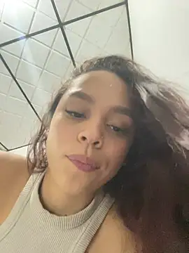 Snapshot of CarolineFyre chatting on 04/28/26, 12:09 CarolineFyre online show from 04/28/26, 12:09