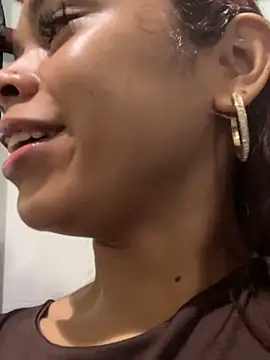 Snapshot of CarolineFyre chatting on 06/01/26, 01:13 CarolineFyre online show from 06/01/26, 01:13