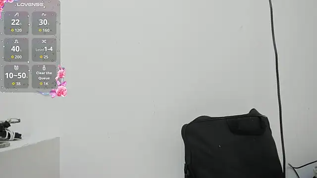 Snapshot of CarolineFyre chatting on 06/10/26, 12:26 CarolineFyre online show from 06/10/26, 12:26