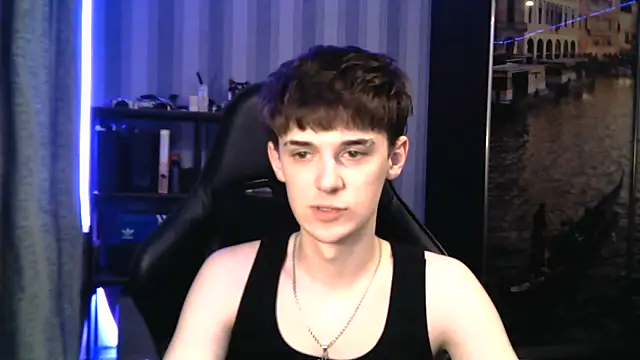 Snapshot of Sweet_Dude chatting on 03/18/26, 04:54 Sweet Dude online show from 03/18/26, 04:54