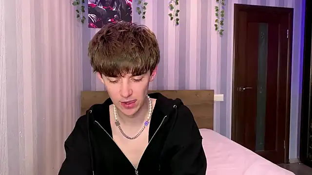 Snapshot of Sweet_Dude chatting on 05/01/26, 04:11 Sweet Dude online show from 05/01/26, 04:11