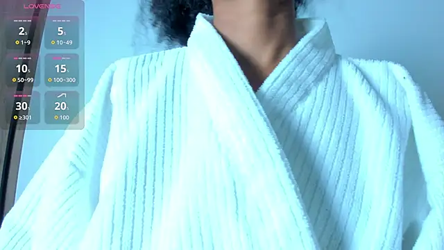 Snapshot of EmmaLovve chatting on 03/14/26, 02:28 EmmaLovve online show from 03/14/26, 02:28