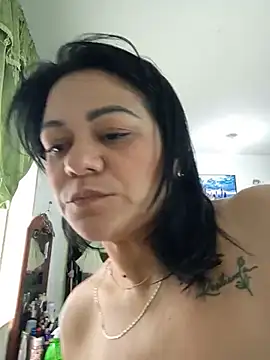 Snapshot of Dafne_77 chatting on 05/20/26, 04:35 Dafne 77 online show from 05/20/26, 04:35