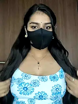 Snapshot of Alix_cuti chatting on 04/14/26, 04:02 Alix cuti online show from 04/14/26, 04:02