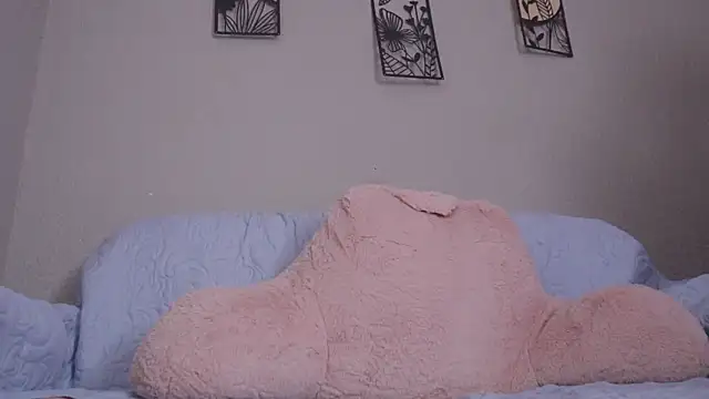 loveegirll1 online show from 06/05/26, 04:08