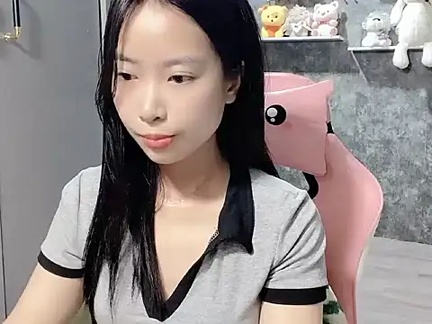 Snapshot of Linne6789 chatting on 04/20/26, 06:16 Linne6789 online show from 04/20/26, 06:16