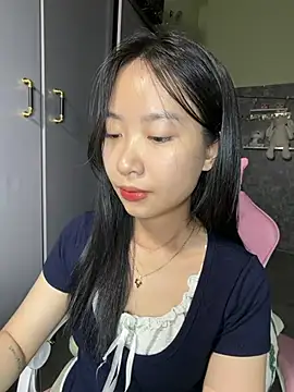 Snapshot of Linne6789 chatting on 05/06/26, 04:56 Linne6789 online show from 05/06/26, 04:56